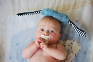Jak prawidłowo wymieniać smoczek w butelce